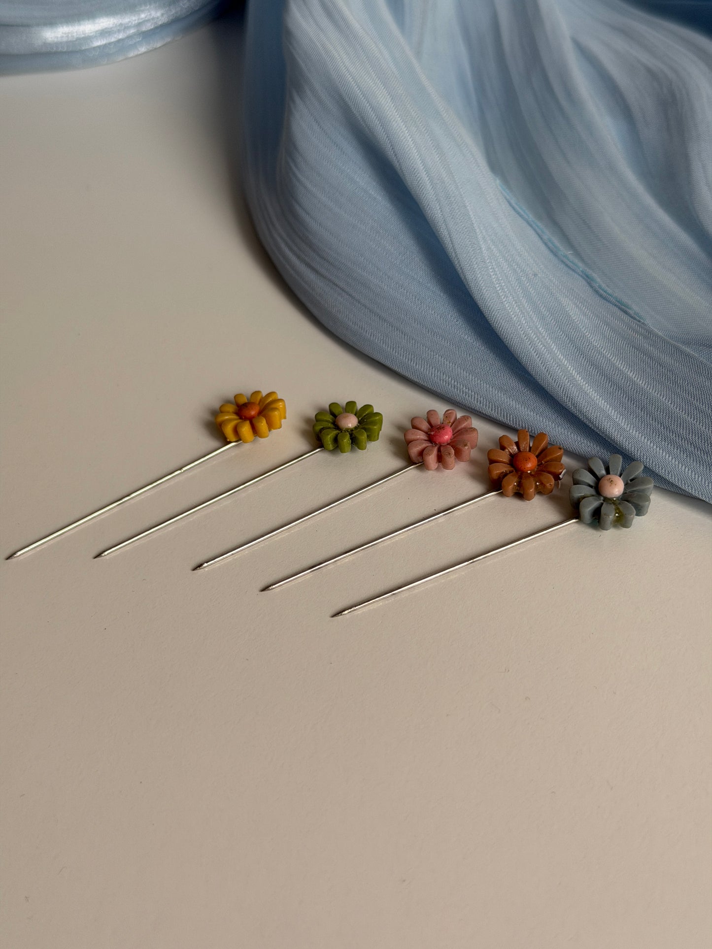 Daisy Bloom Hijab Pins – Set of 5