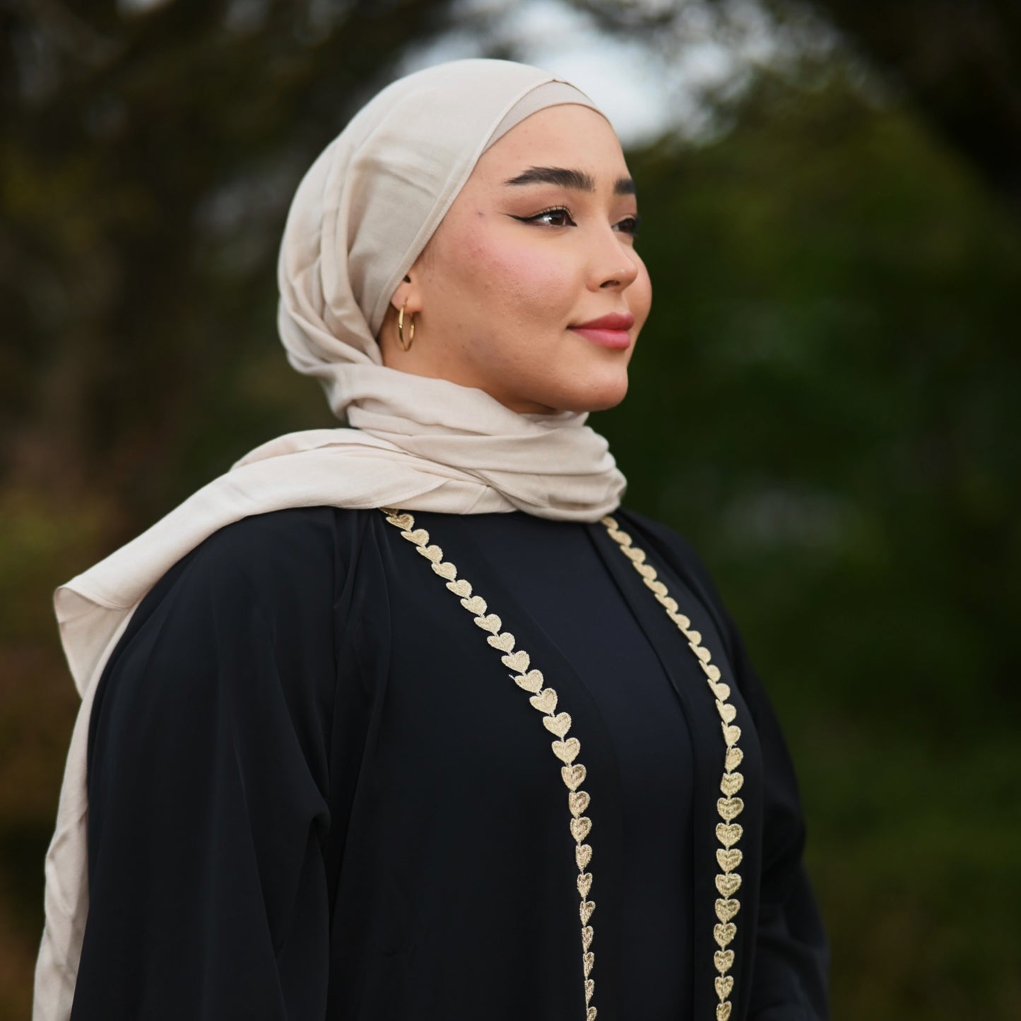Amour Abaya – Flared sleeves and side pockets