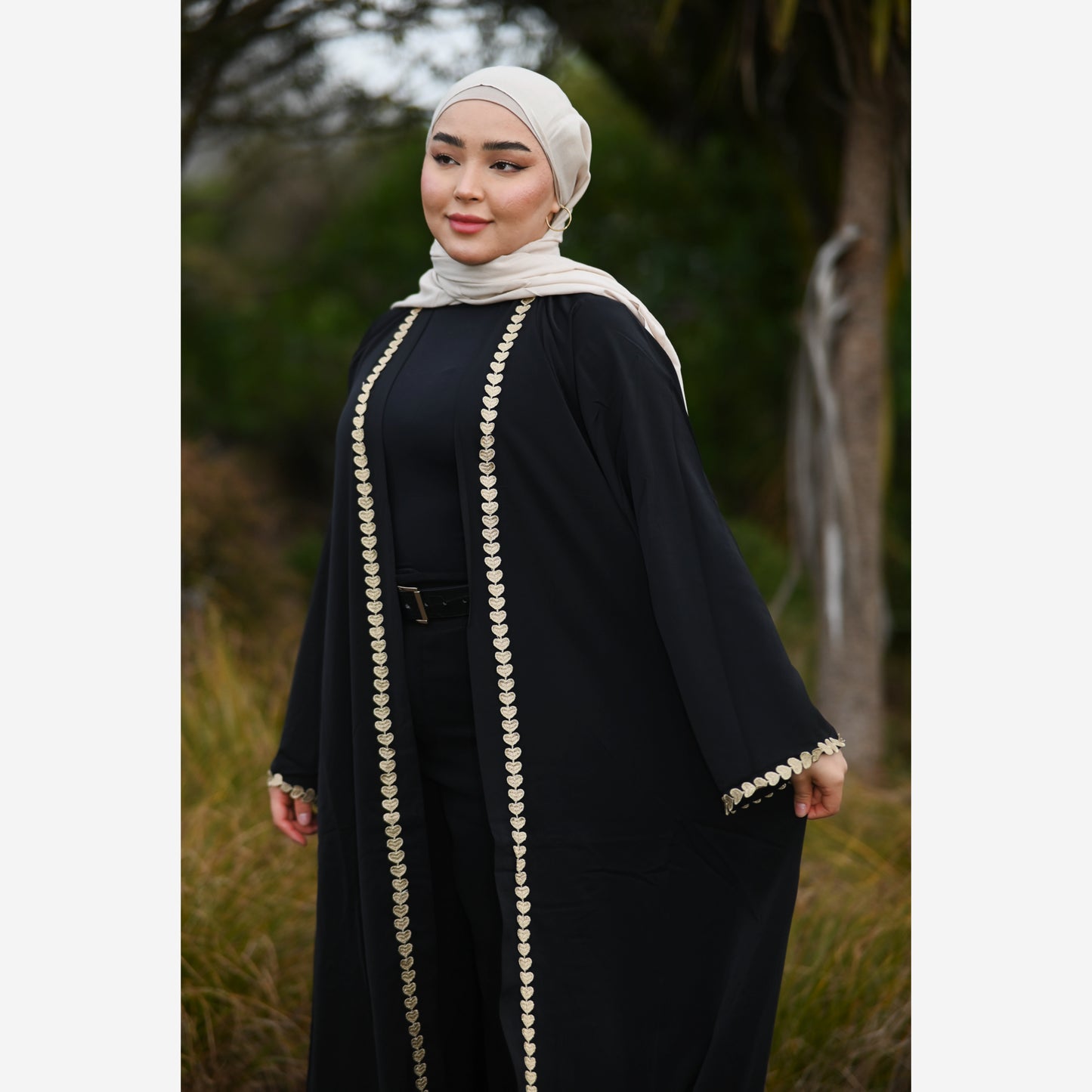 Amour Abaya – Front-open design with lace detailing