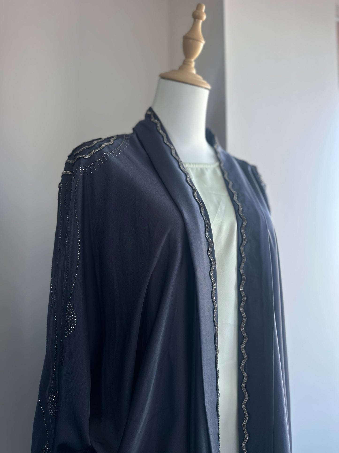 Modest fashion NZ – Alisha abaya with white inner and flowy shrug