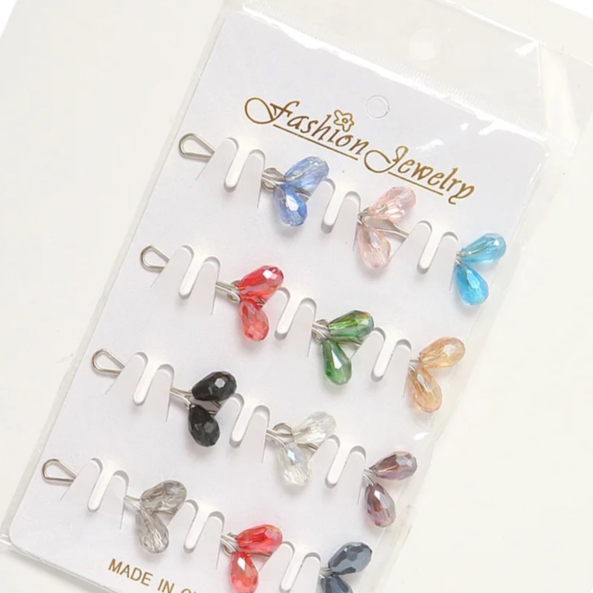 Elegant no-snag hijab pins with sparkle detail – Hijabaan modestwear accessory