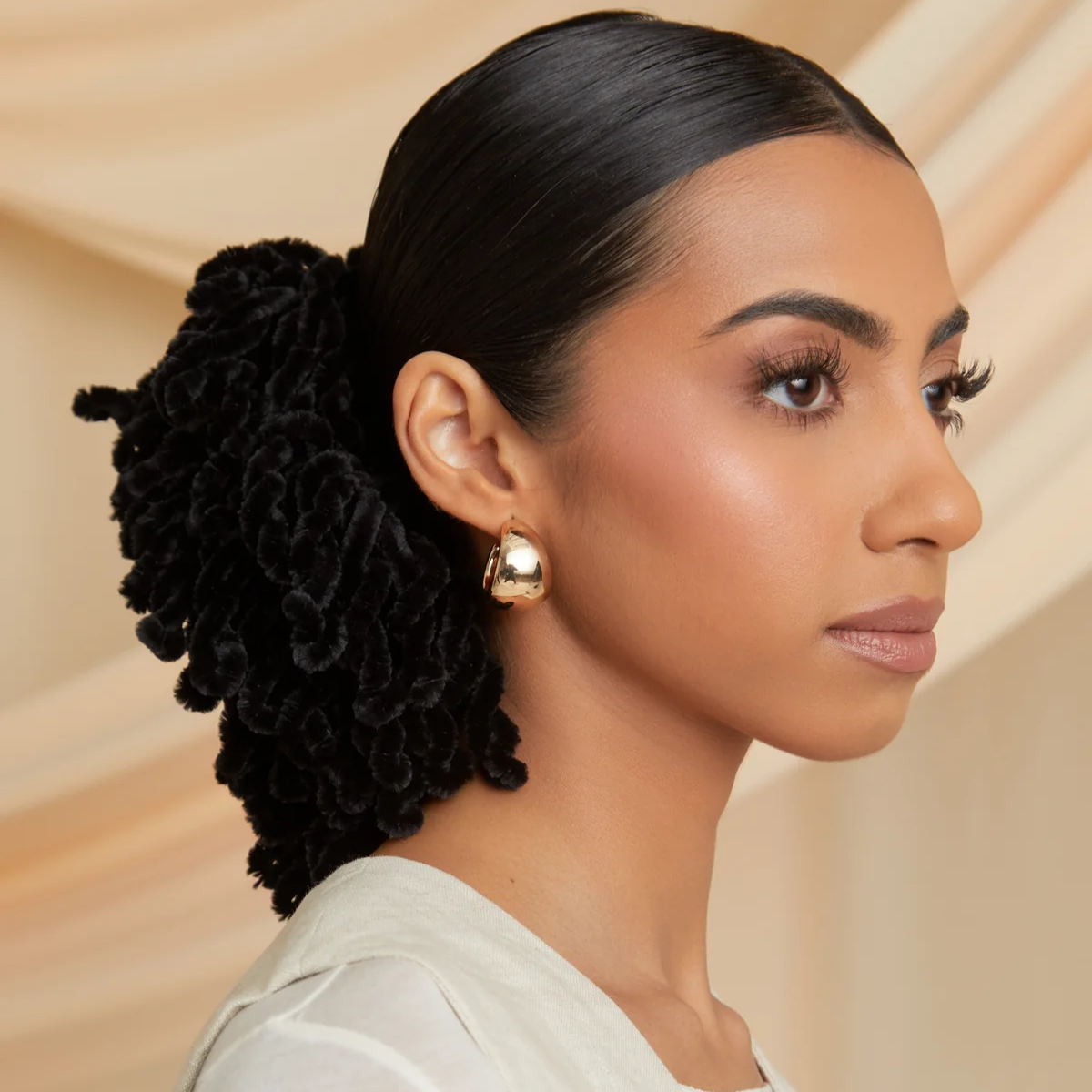 Soft non-slip velvet scrunchie for under-hijab styling – Hijabaan