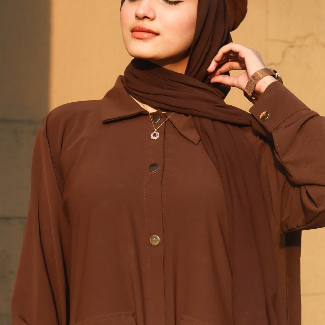 Modest abaya in shirt silhouette for a modern, relaxed fit