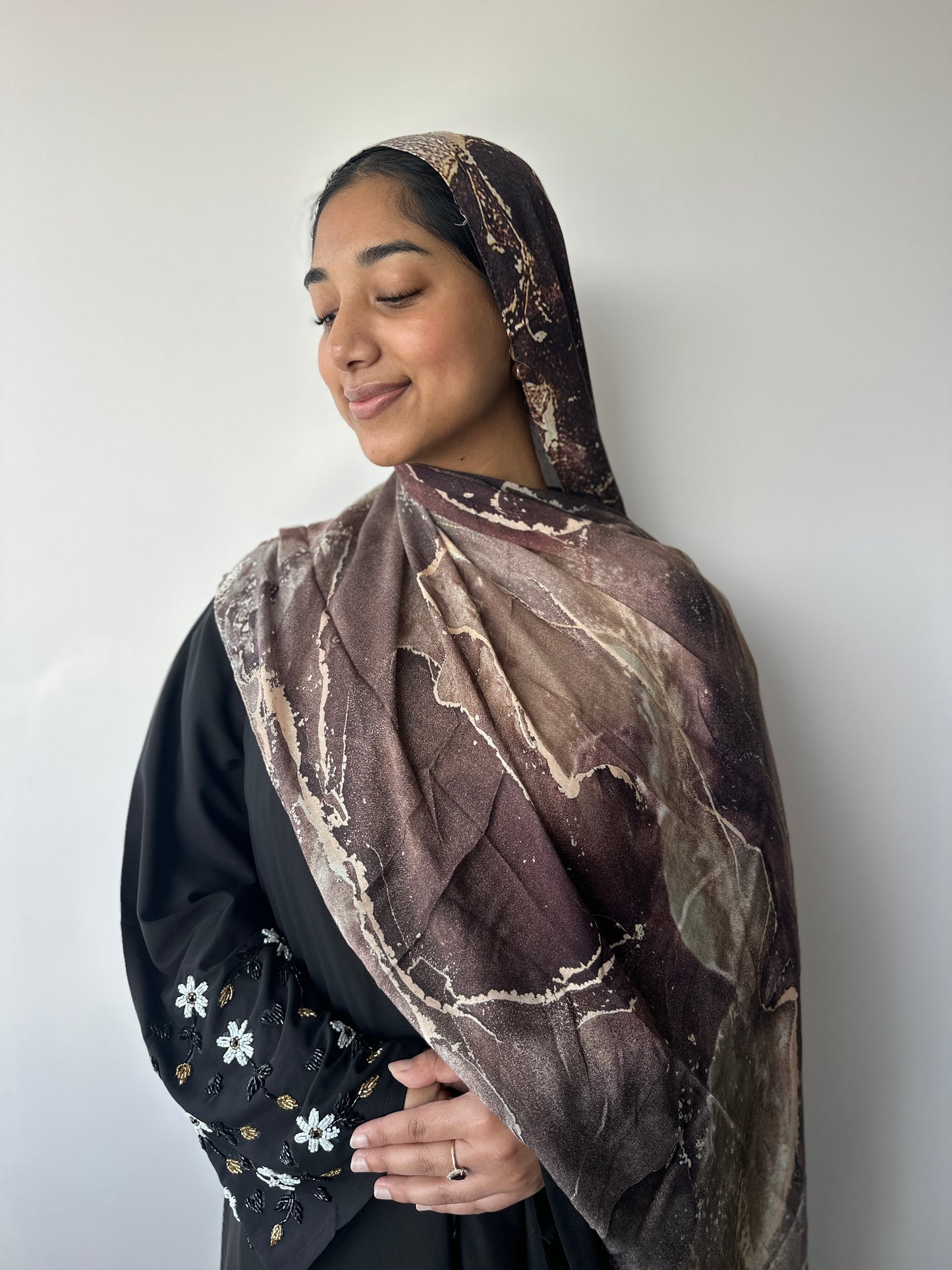 Cocoa printed modal hijab – styling view showing rich chocolate tones, Hijabaan Auckland