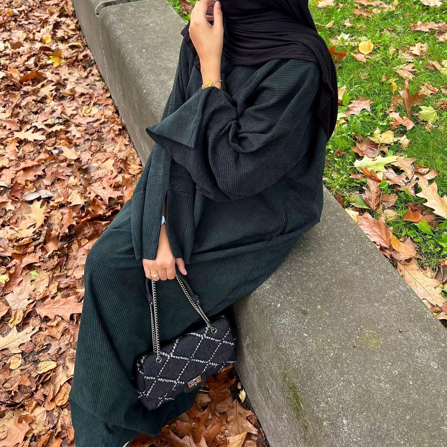 winter-friendly emerald green abaya for modest fashion hijabaan auckland