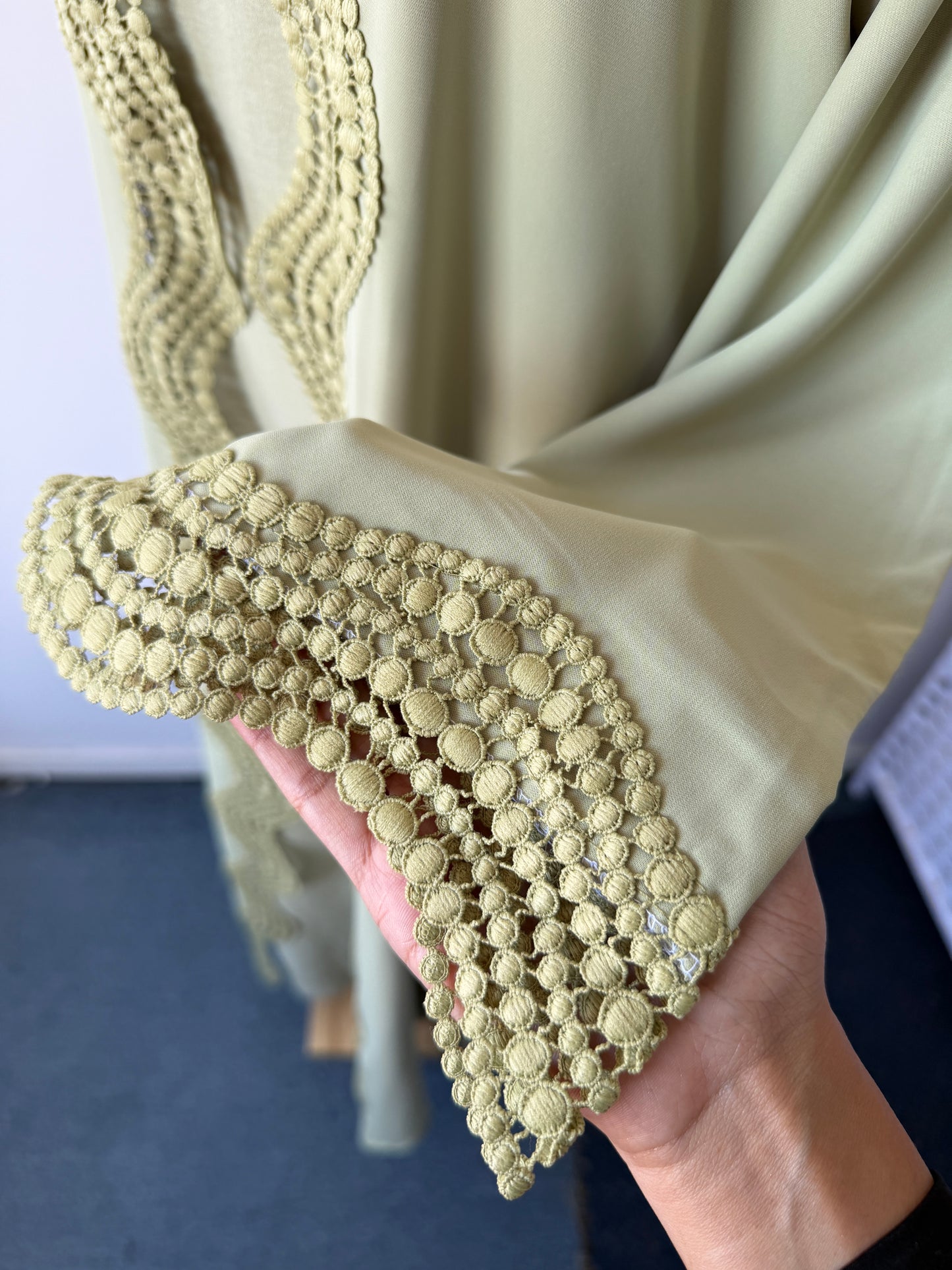 Dubai Abaya - Safaa [Pastel Green]
