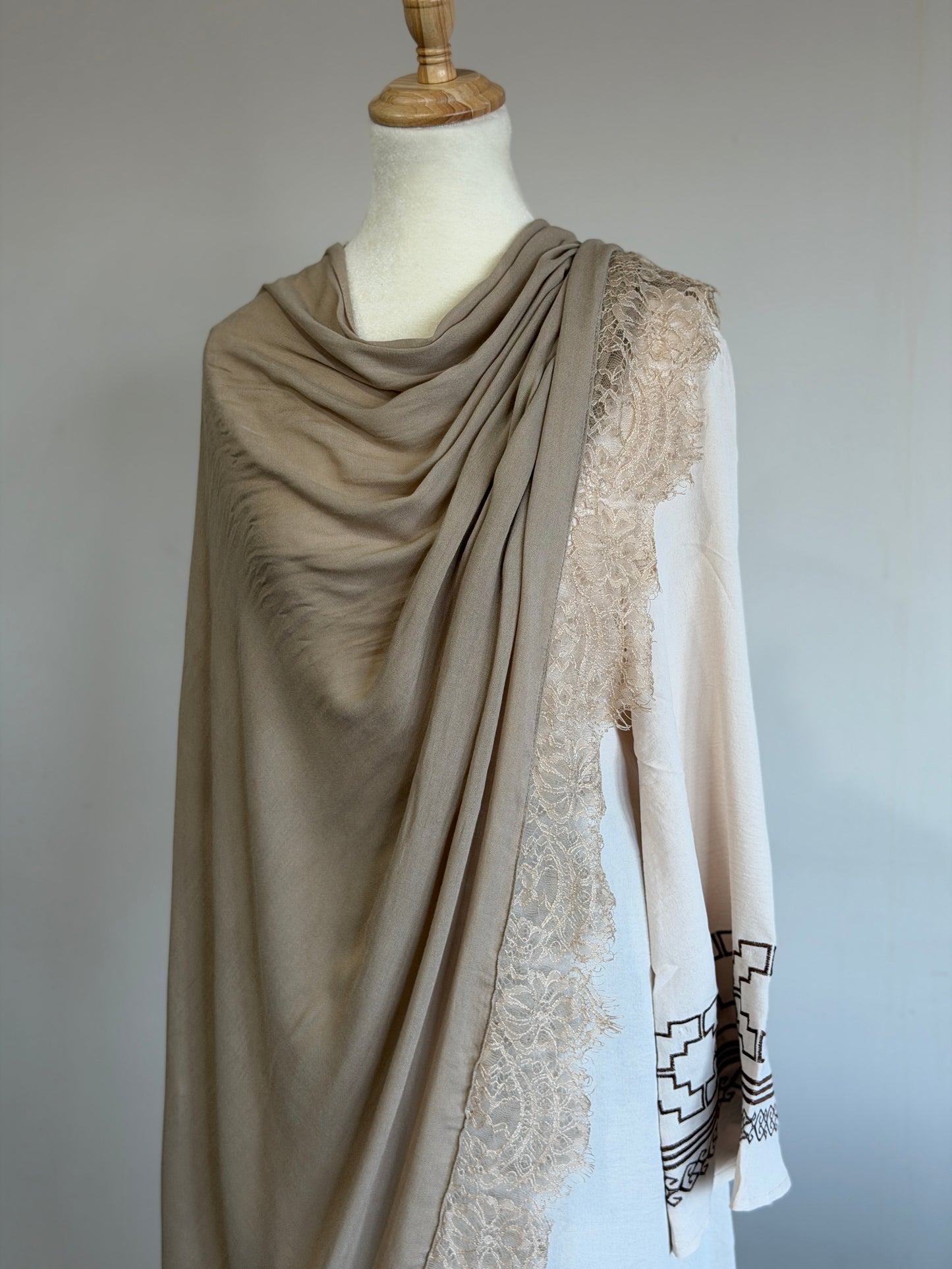 Lace Modal Hijab - Cookie