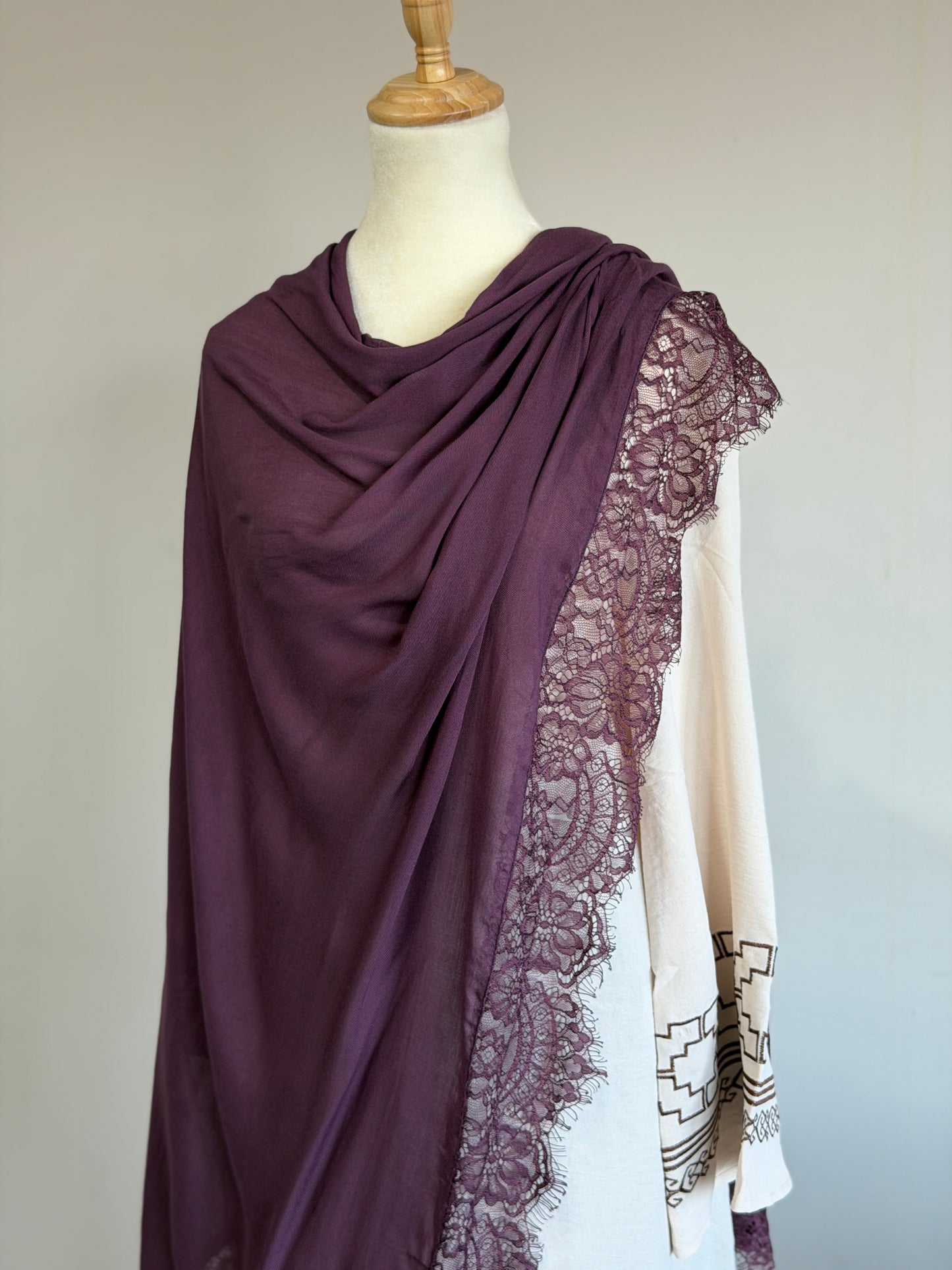 Lace Modal Hijab - Plum