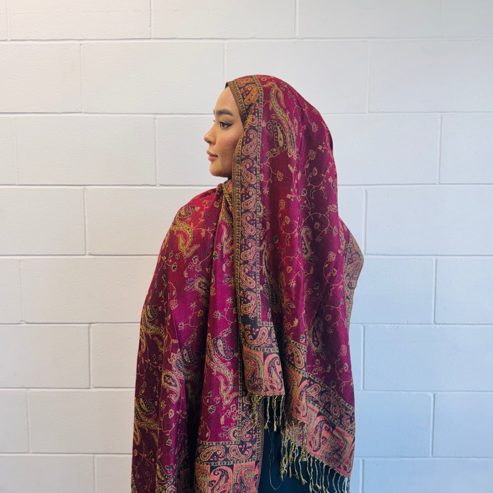 Rich-toned burgundy shawl with soft drape – Hijabaan modestwear