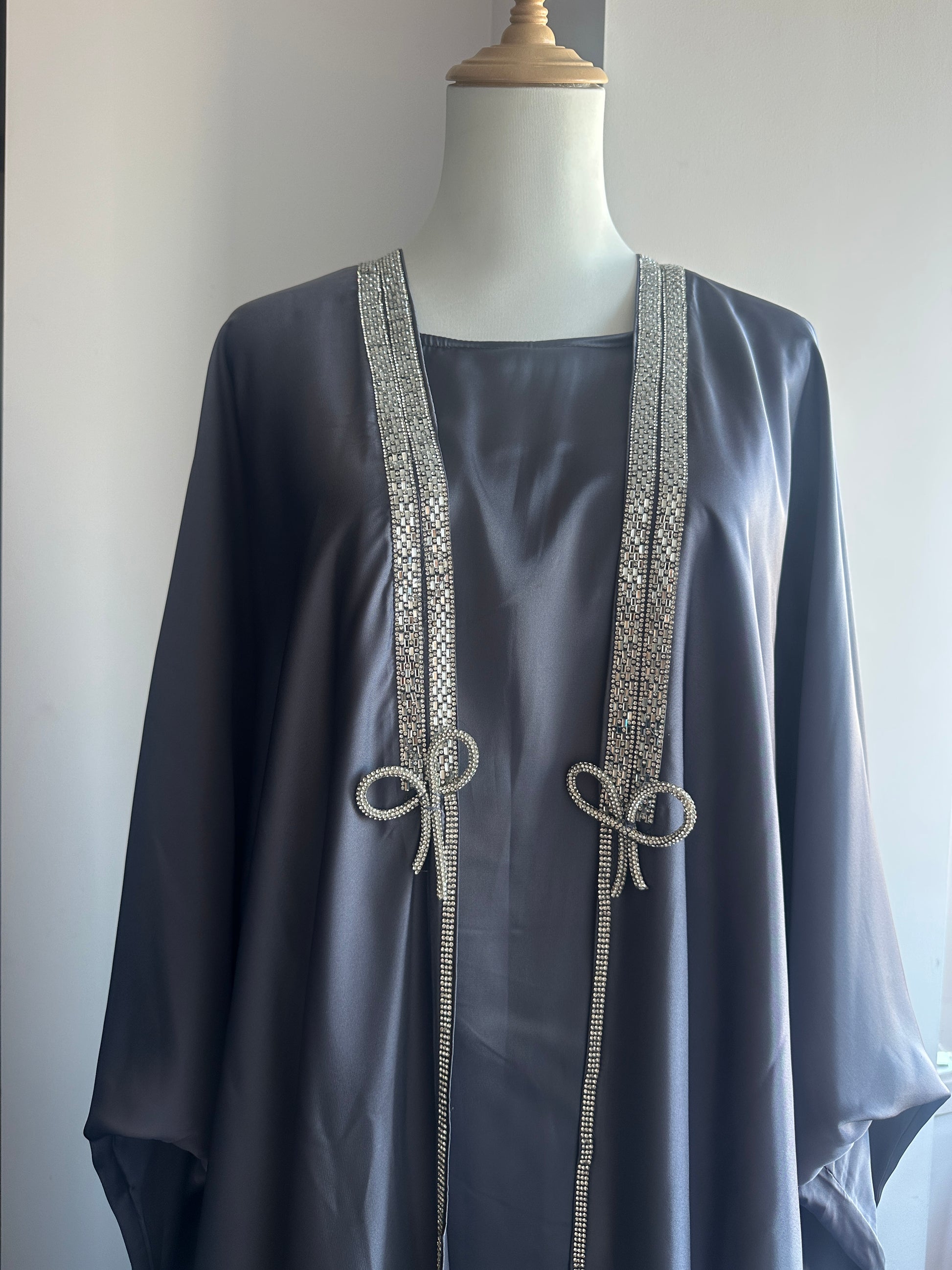 Front-open Asiya abaya shrug with matching inner dress 