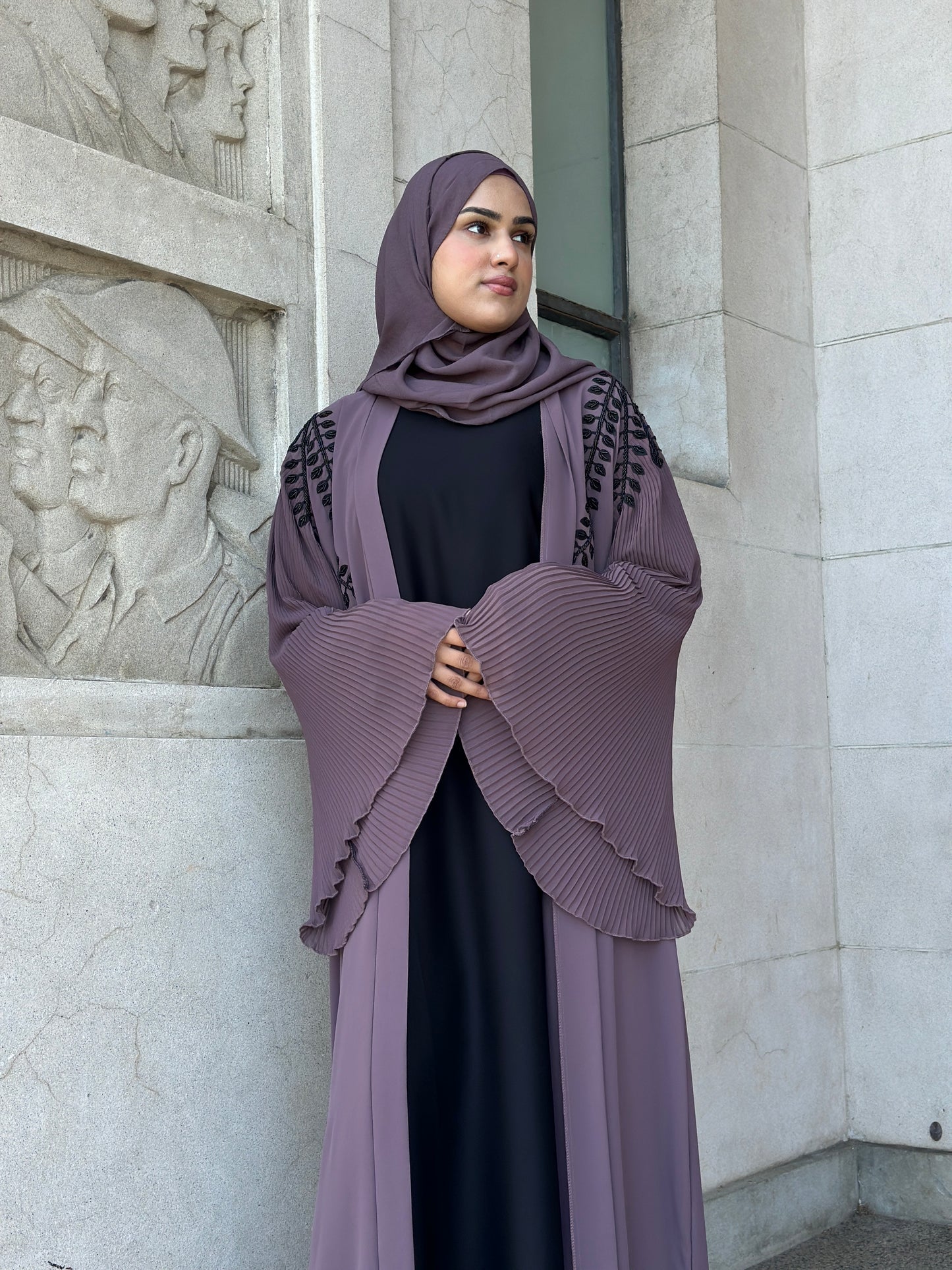 Modest fashion NZ – Hoorian abaya set with pleated sleeves
