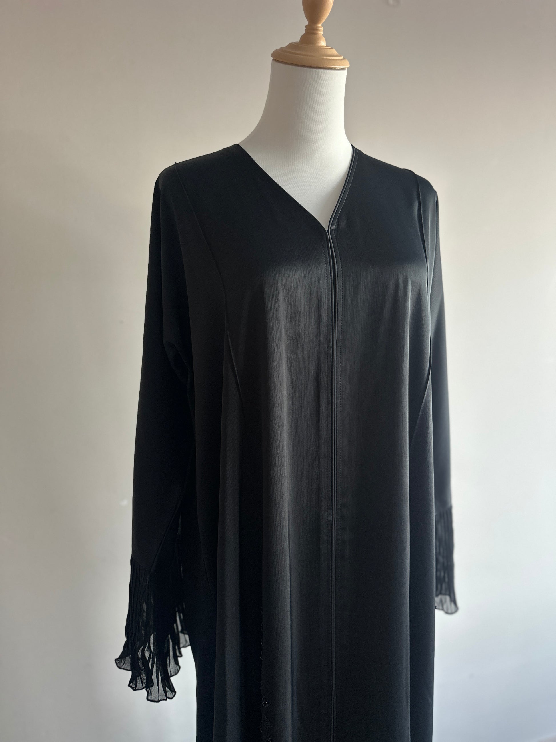 Modest fashion NZ – Rania abaya with pleated sleeves and handwork
