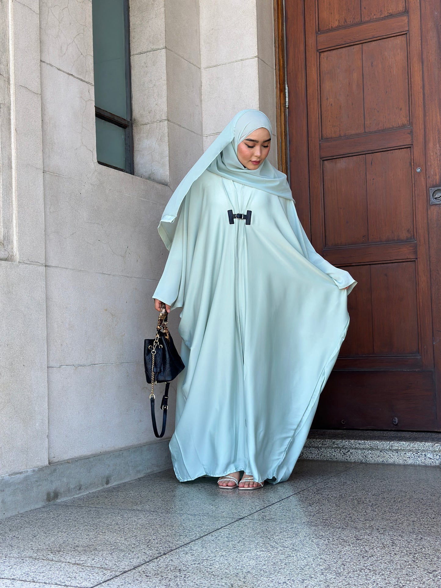 Kaftan-style flowing abaya Rukhsar 56 inch length – Hijabaan Auckland