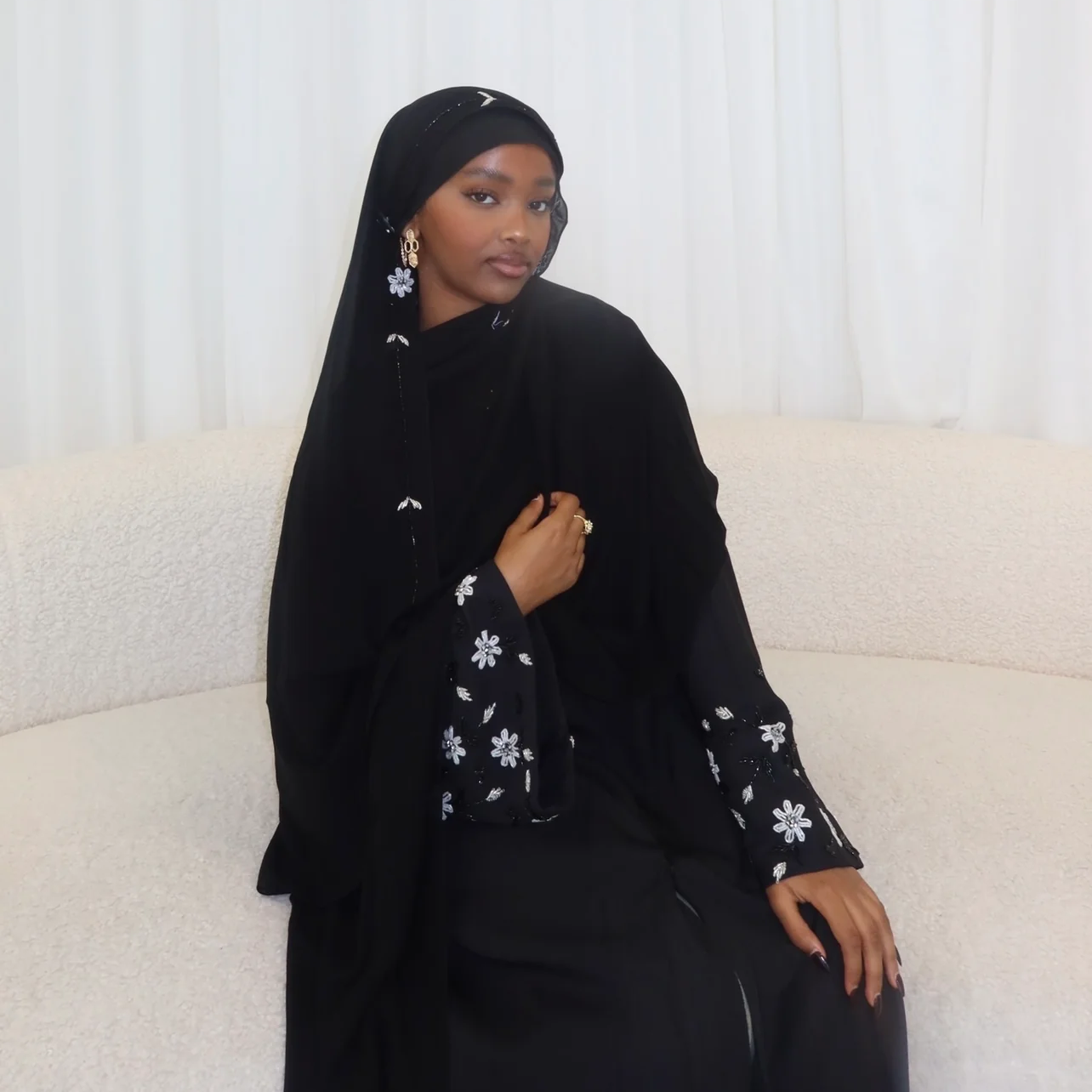 Noor Abaya – Close-up of floral handwork and premium fabric