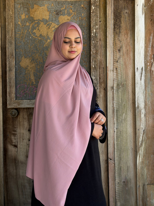 Premium chiffon hijab in mauve with butter-soft feel and elegant glossy drape NZ