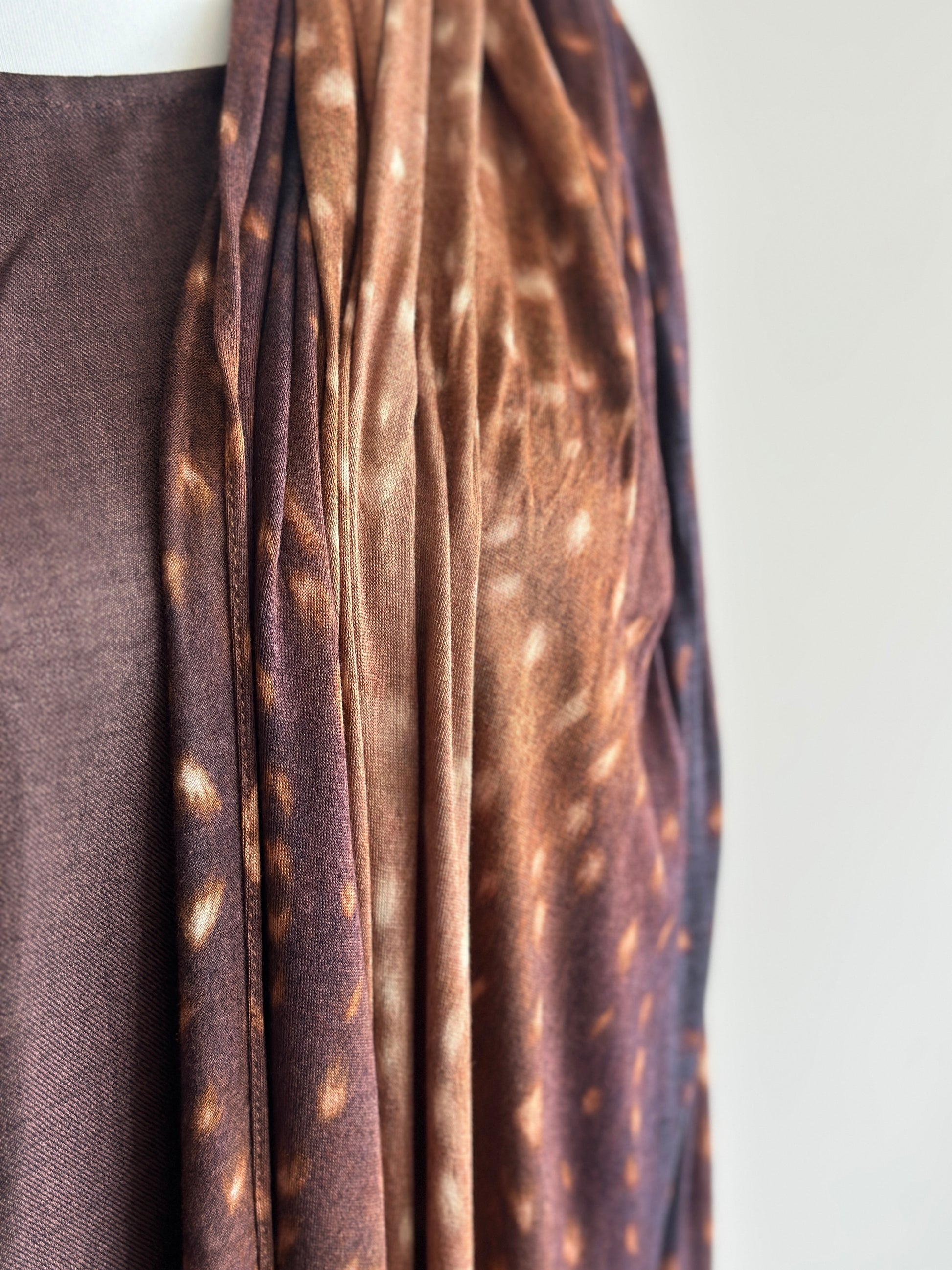 Double-sided printed jersey hijab Deer 180x70 cm – Hijabaan NZ