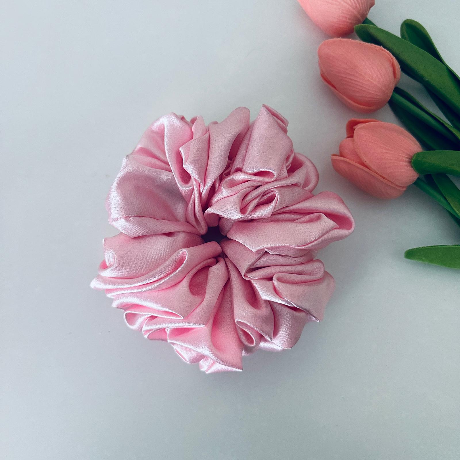 Hijab volumizer scrunchie in silky fabric for bun shaping – Hijabaan