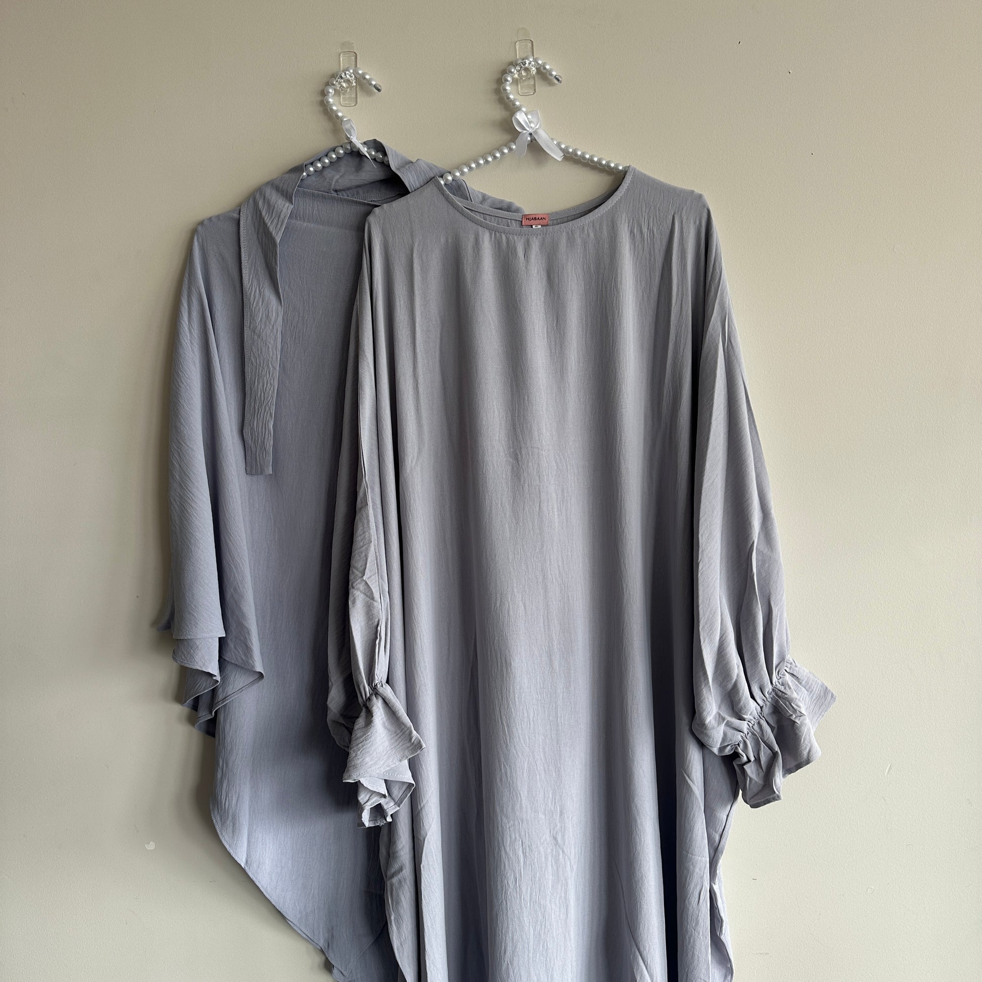 Back view of Umrah Set with 2-layer khimar – Hijabaan Modest Fashion NZ